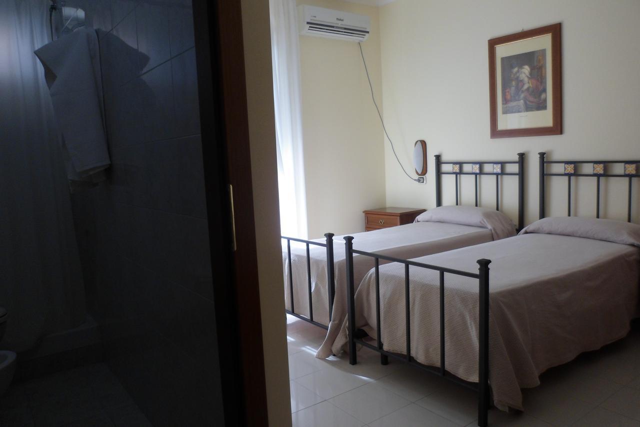 Albergo Miramonte فيبو فالينتيا المظهر الخارجي الصورة